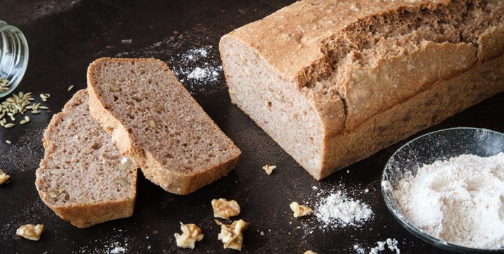 Ein Laib Vollkornbrot