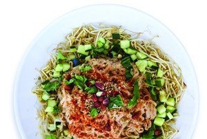 Superfood Pad Thai aus Das Plantpower Kochbuch