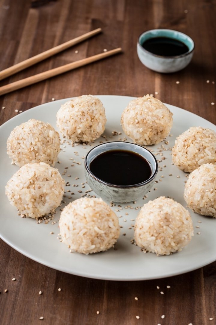 Sesam-Reisbällchen aus dem No Meat Athlete Cookbook