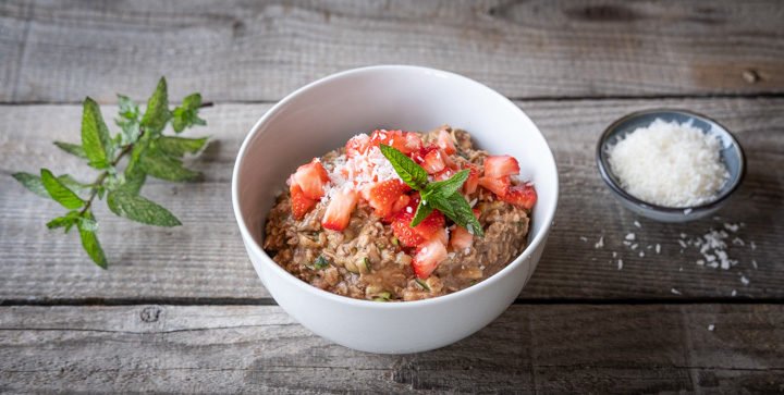 Veganes Zucchini-Schoko-Porridge: Gemüse zum Frühstück!