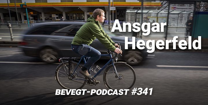 Ansgar Hegerfeld fährt mit dem Fahrrad durch Frankfurt
