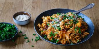 Pasta mit Butternutkürbis und Kidneybohnen