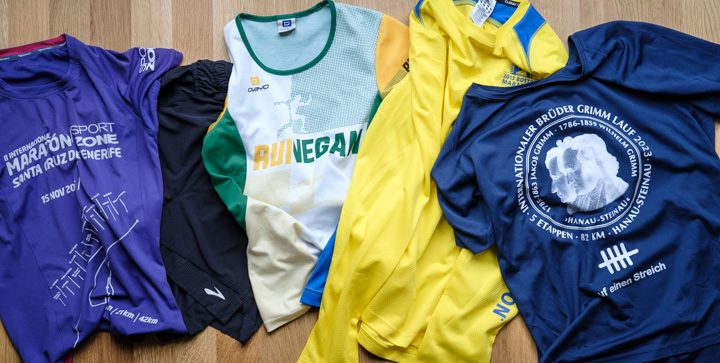 Verschiedenfarbige Laufshirts