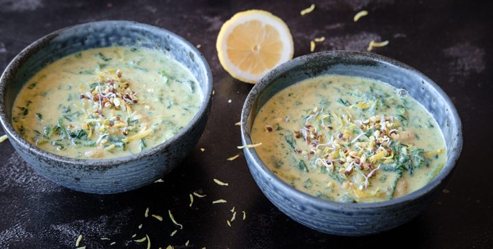 Cremige Bohnen-Spinat-Suppe (vegan und proteinreich)